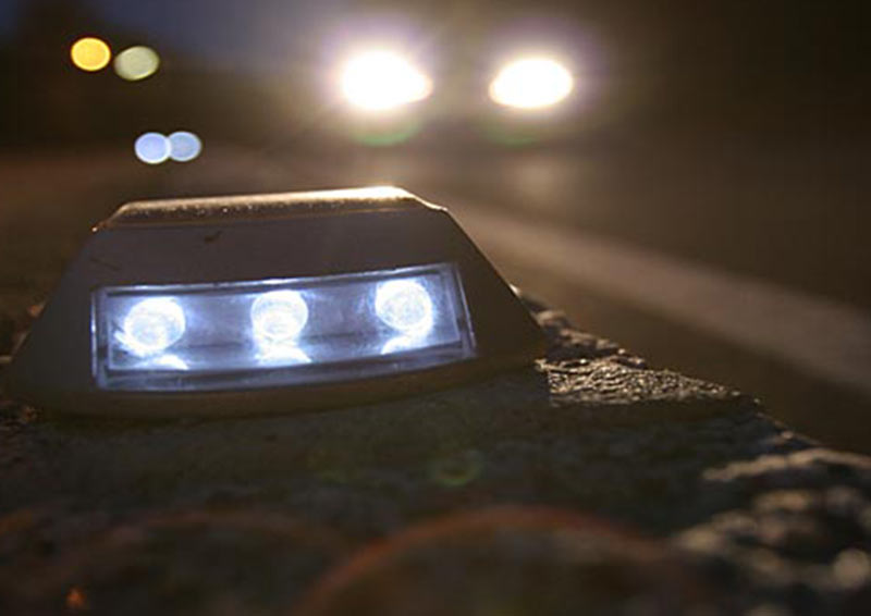 solar road stud markers