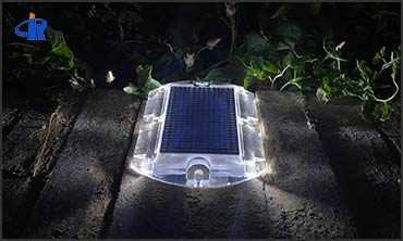 plastic-solar-road-stud