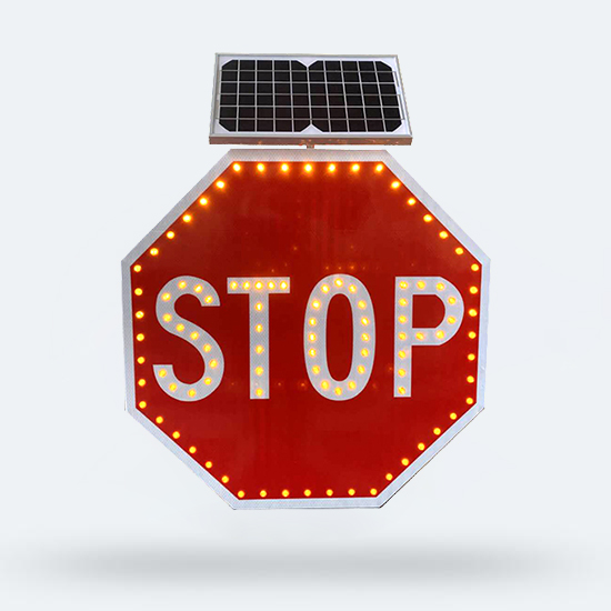 High-Reflectivity Solar Traffic Sign