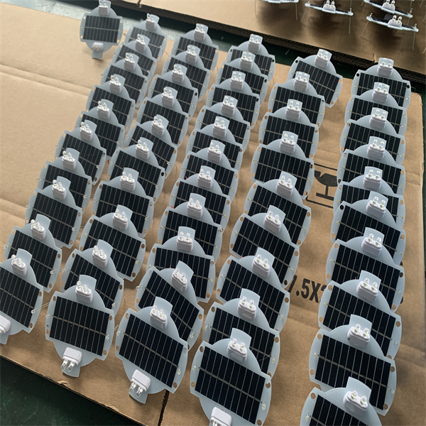 CE Solar Studs On Discount